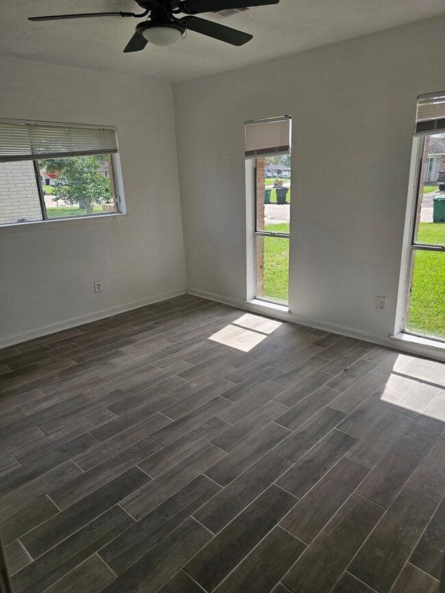 Photo - 12623 Chiswick Rd