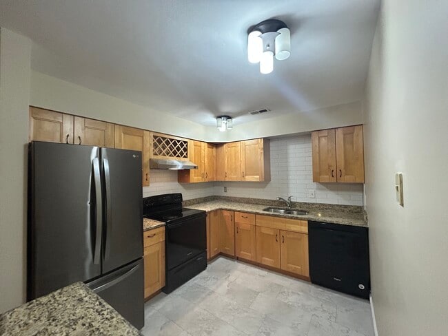 208 Devon Way Unit 208 Devon Way