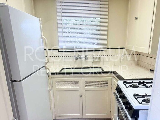 Photo - 1713 N Village Dr Unit 1713