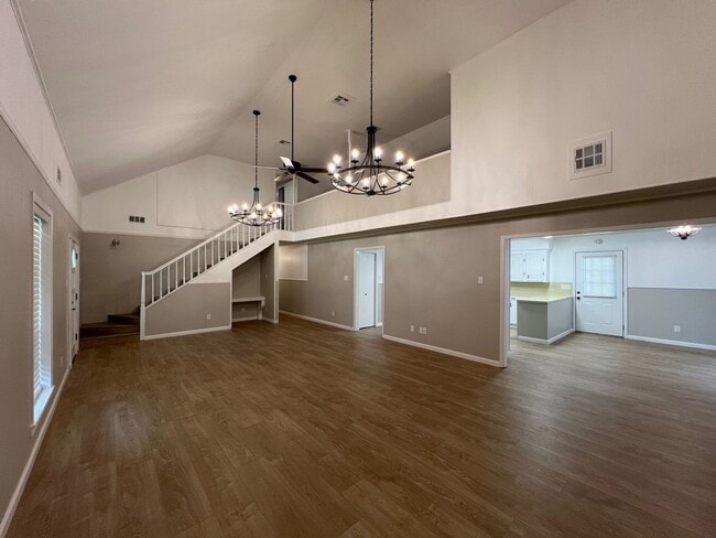 Photo - 9240-9250 Lockhart Rd