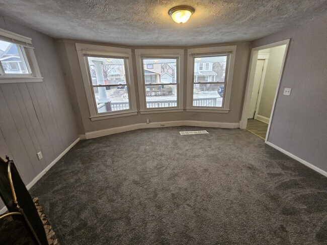 Photo - 10602 Earle Ave Unit Downstairs
