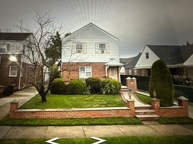 Building Photo - 76-12 175th St Rental