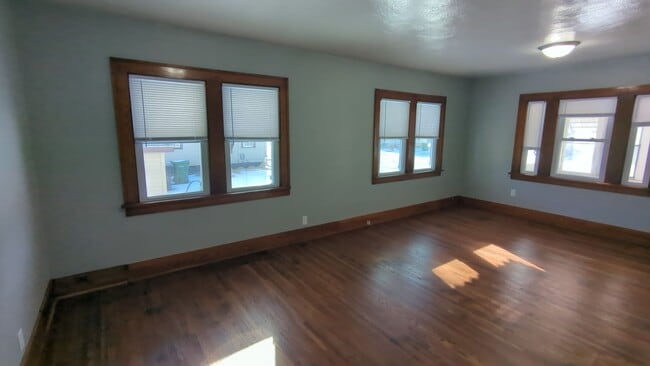 Photo - 3 bedroom, 1 bath home in Waterloo