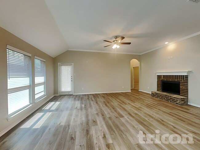 Photo - 313 Lucky Landing Dr