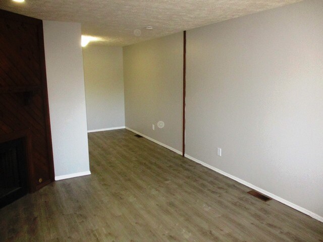 Photo - 1505 Northbrook Dr Unit 1