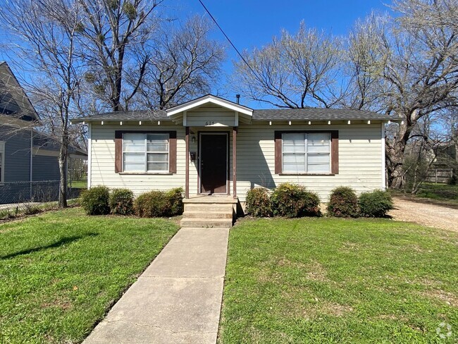 Building Photo - 2 BEDROOM HOUSE BY TWU