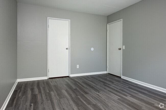 2BR, 1BA - 860SF