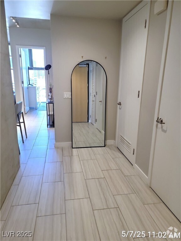 Building Photo - 353 E Bonneville Ave Unit 761 Rental