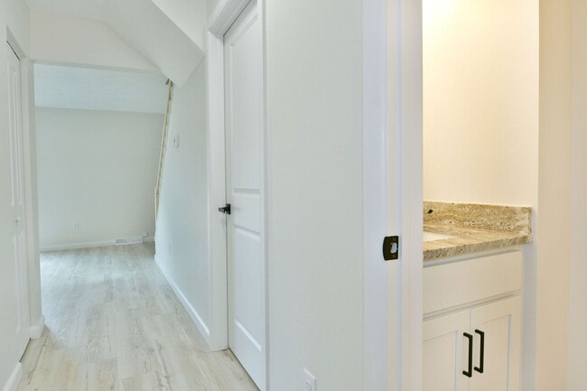 Photo - 460 & 462 Fowler St Unidad 462