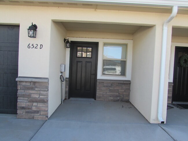 Photo - 652 Emma Ln Townhome