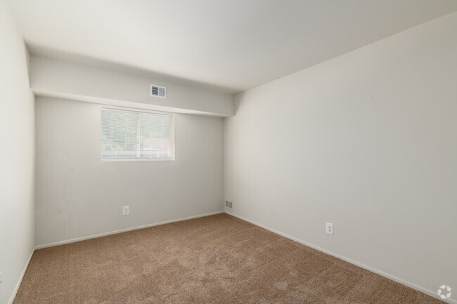 3BR, 2BA - 1,352F - Bedroom