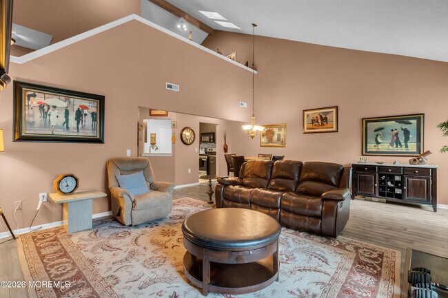 Photo - 492 Bayberry Ct