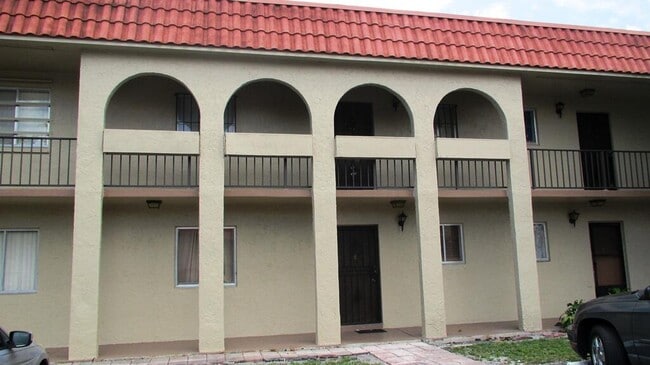 Building Photo - 6080 Forest Hill Blvd Unit 206