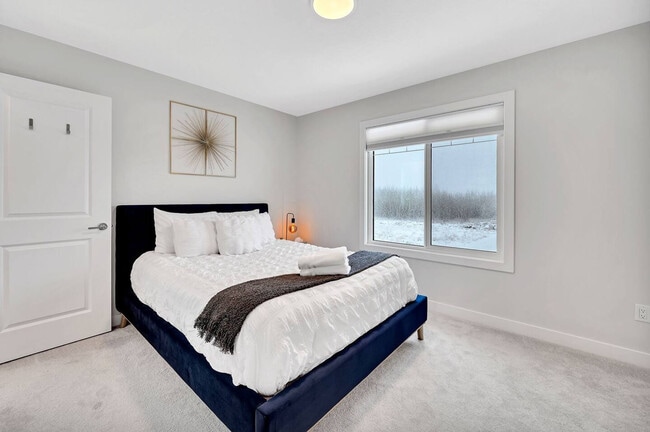 Photo - 23 Emerald Wy Unit SI ID1564626P