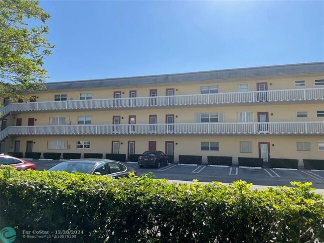 Building Photo - 4421 NW 16th St Unit G211 Rental