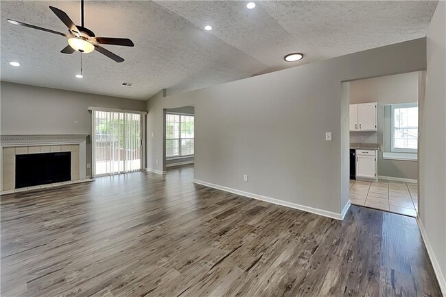 Photo - 4018 River Rock Way