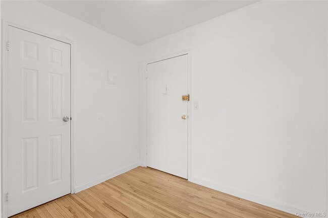 Photo - 900 Midland Ave Unit 1F