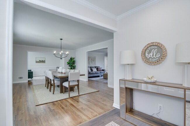 Photo - 407 Sheffield Cir