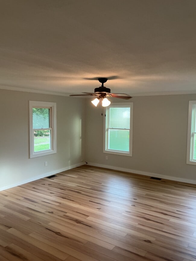 Photo - 7026 Ladysmith Rd