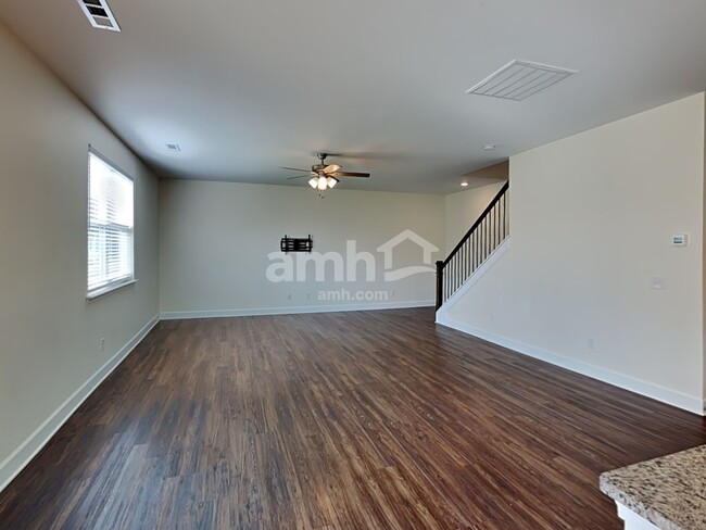 Photo - 3035 Esquire Dr