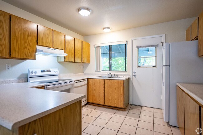 Photo - Creekside Village Apartments