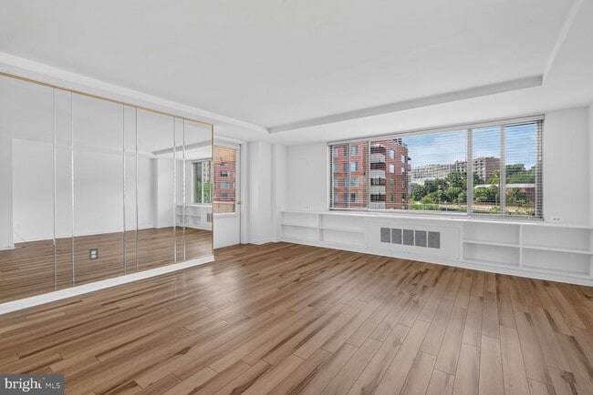 Photo - 1121 Arlington Blvd Unit 743