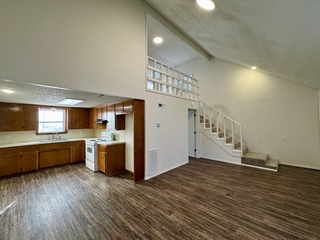 Photo - 101 Adirondack Loop