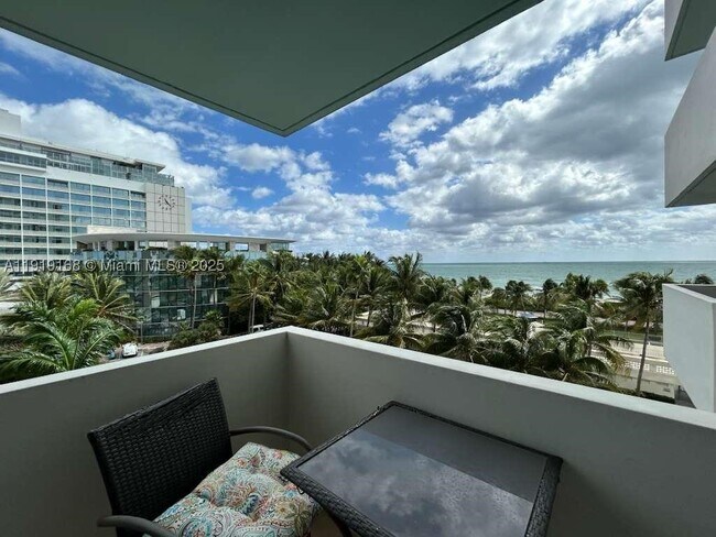 Building Photo - 2899 Collins Ave Unit 625