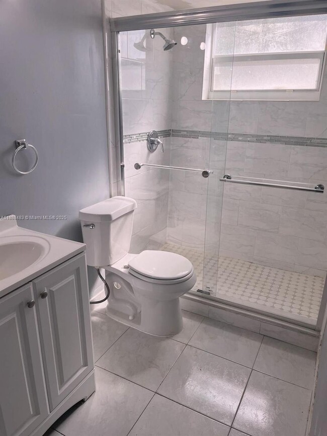 Photo - 13715 Kendale Lakes Cir Unit A-116