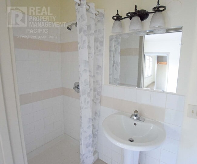Photo - 1435 Parker St Unit 1435 Parker Street,  A