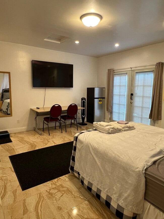 Photo - 1554 Ellis Ave Unidad C