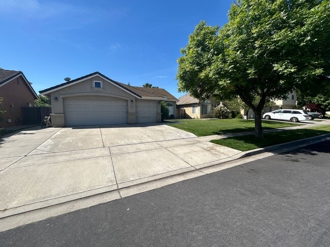 Photo - 2464 Oak Crest Dr