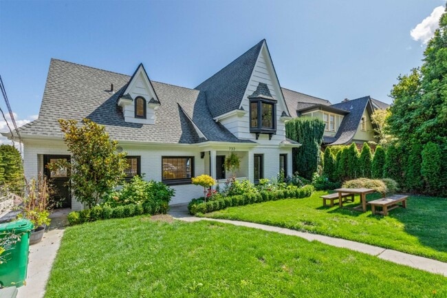 Photo - 4Bd/1.75Ba Seattle House