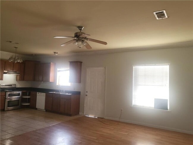 Photo - 1148 Lochlomand Dr