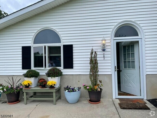 Building Photo - 7 Kishpaugh Rd Rental