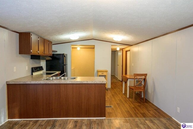 Photo - 65 Thurman St