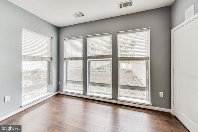 Photo - 8045 Newell St Unit 108