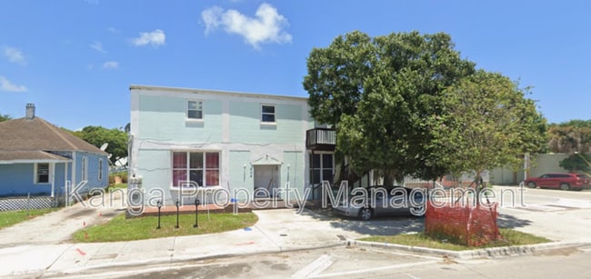 Building Photo - 804 Orange Ave Unit B