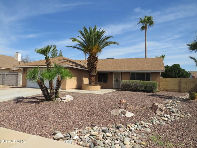 Building Photo - 7914 W Sweetwater Ave Rental