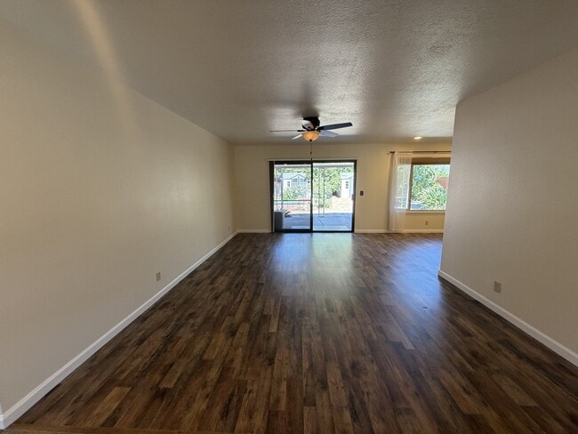 Photo - 113 Riverview Ct