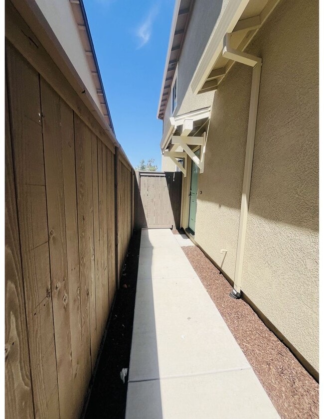 Photo - 12667 Ironbow Wy Unidad 2