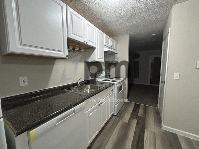 Photo - 2761 Wedge St