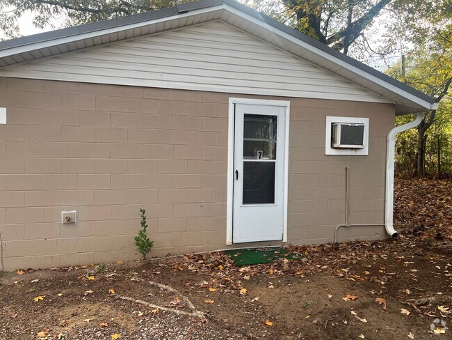 Building Photo - Cozy, one bed, one bath in Dalton Rental