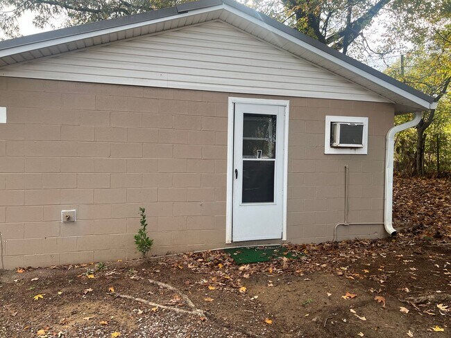 Cozy, one bed, one bath in Dalton - Cozy, one bed, one bath in Dalton House