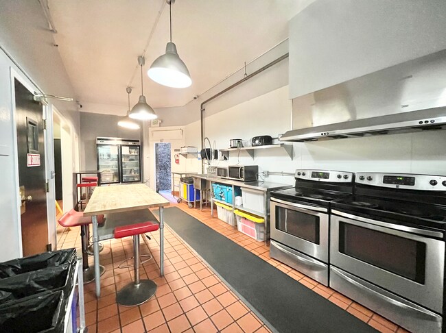 1010 Bush St San Francisco, CA 94109 - 1010 Bush St San Francisco, CA 94109 Apartment Unit 201