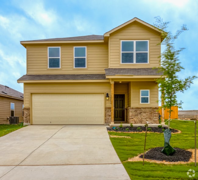 Building Photo - A charming 4 beds and 2.5 bath is now ready! Rental