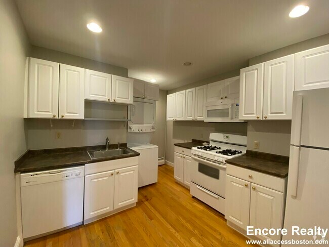 Building Photo - 350 Allston St Rental