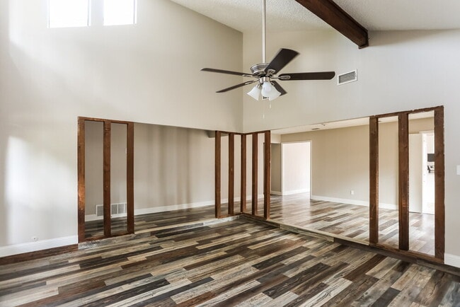 Photo - 5303 Oak Springs Dr