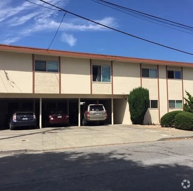 Building Photo - Belmont Avenue Unit 2 Rental