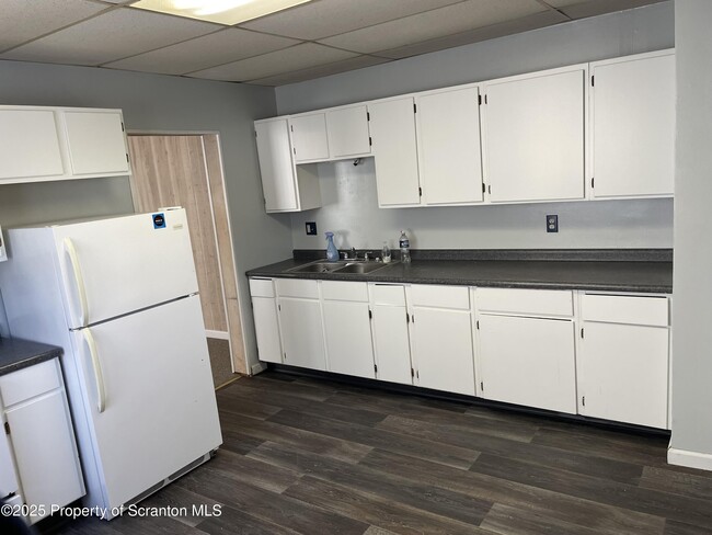 Photo - 314 S Main St Apartment